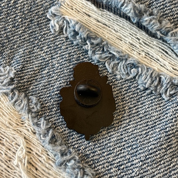 Lana Del Ray Enamel Pin - Picture 2 of 2